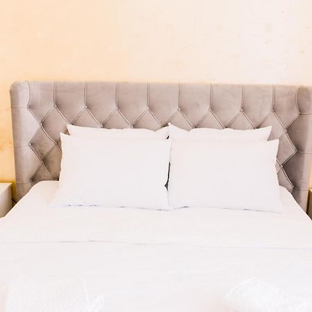 Central White Apartment ซาตูมาเร ภายนอก รูปภาพ